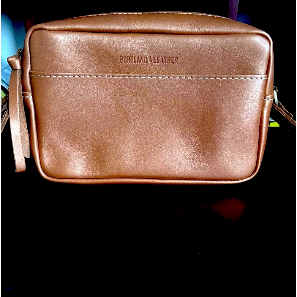 Large size Camara bag, crossbody, Portland Leather Goods